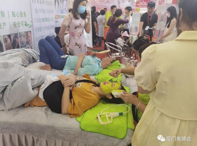 展會現(xiàn)場，千余種優(yōu)商臻萃